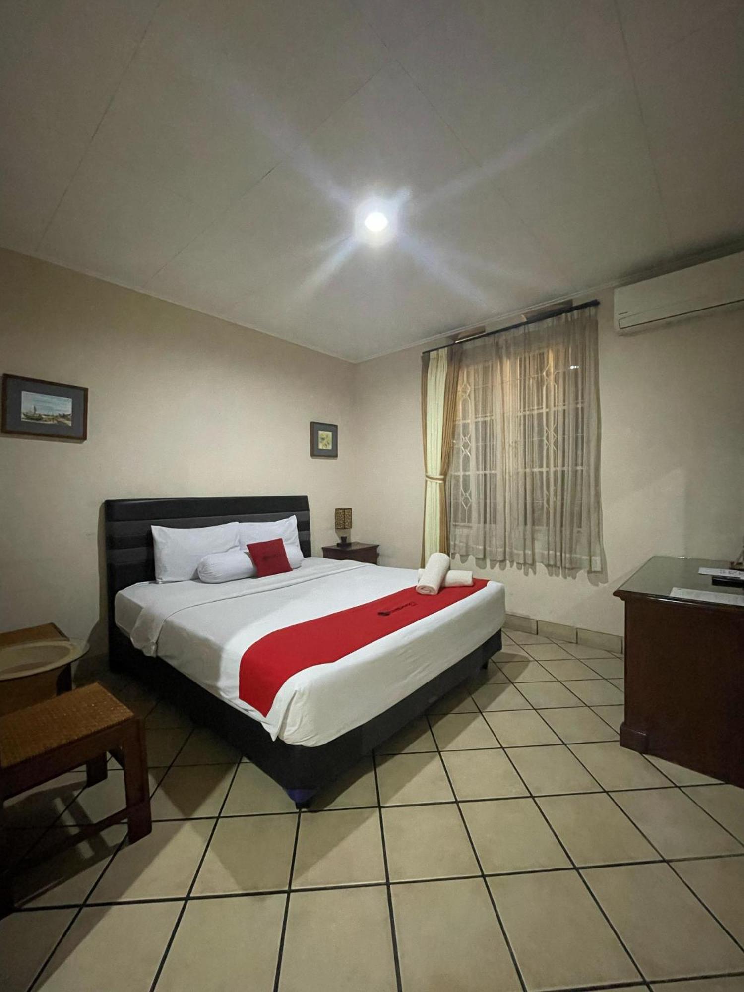 Reddoorz Plus Near Parahyangan University Bandung Exterior foto